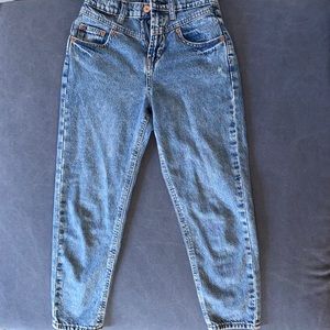 Kids 10 Gap stonewashed Mom jeans